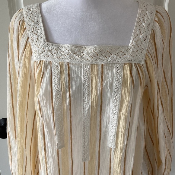 LC Lauren Conrad medium peasant blouse  lace 3/4 sleeves NWT - Picture 2 of 14